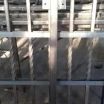 Метална врата