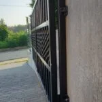 Метална врата