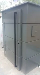 Ограда от метал и дърво