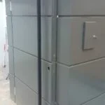 Ограда от метал и дърво