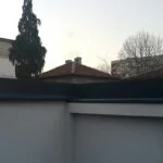 Ограда от метал и дърво