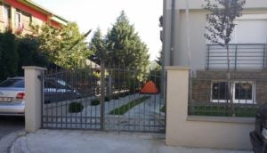 Парапет, ограда и врата от ковано желязо с автоматика - гр. Скопие, Македония.