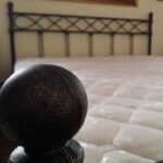 спалня от ковано желязо